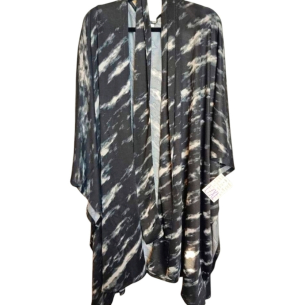 Staple black kaftan